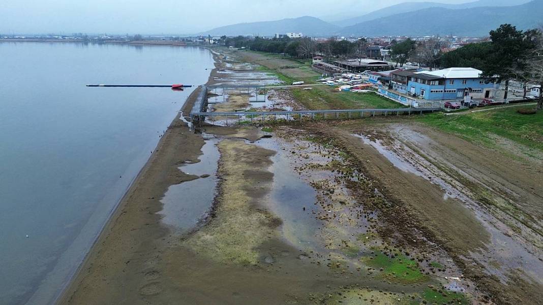 İskeleler havada, tekneler çamurda kaldı: İznik'te çevre felaketi 5